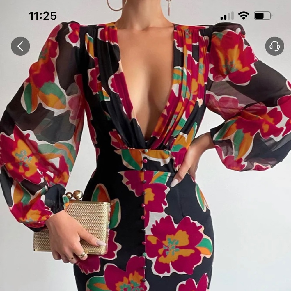 Floral dress with sex appeal!